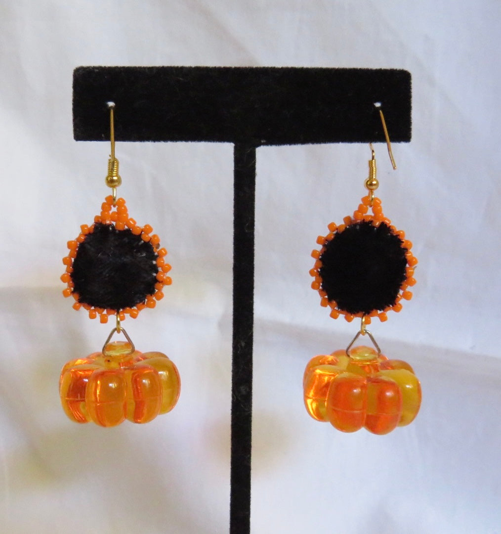 Beaded Earrings With Pumpkins